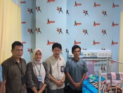 Ketua LPAI Lampung Timur Jenguk Balita Korban Siraman Santan Panas, Serahkan Bantuan dan Pastikan Hak Anak Terpenuhi
